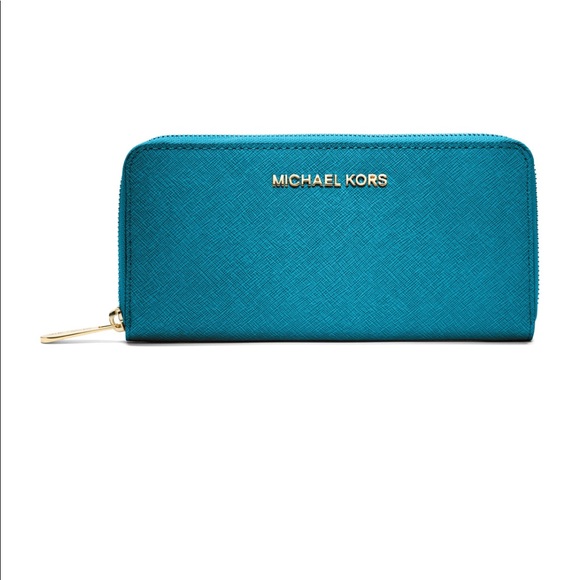 Michael Kors Handbags - Michael Kors Wristlet